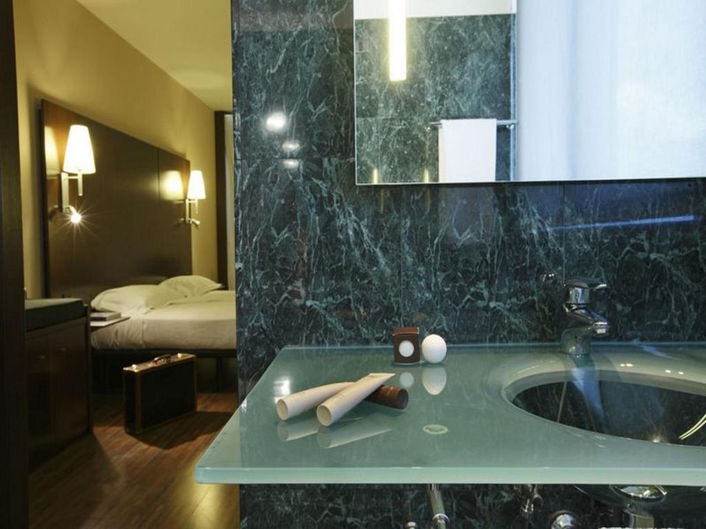 Triple Room,1216335175:JPEG